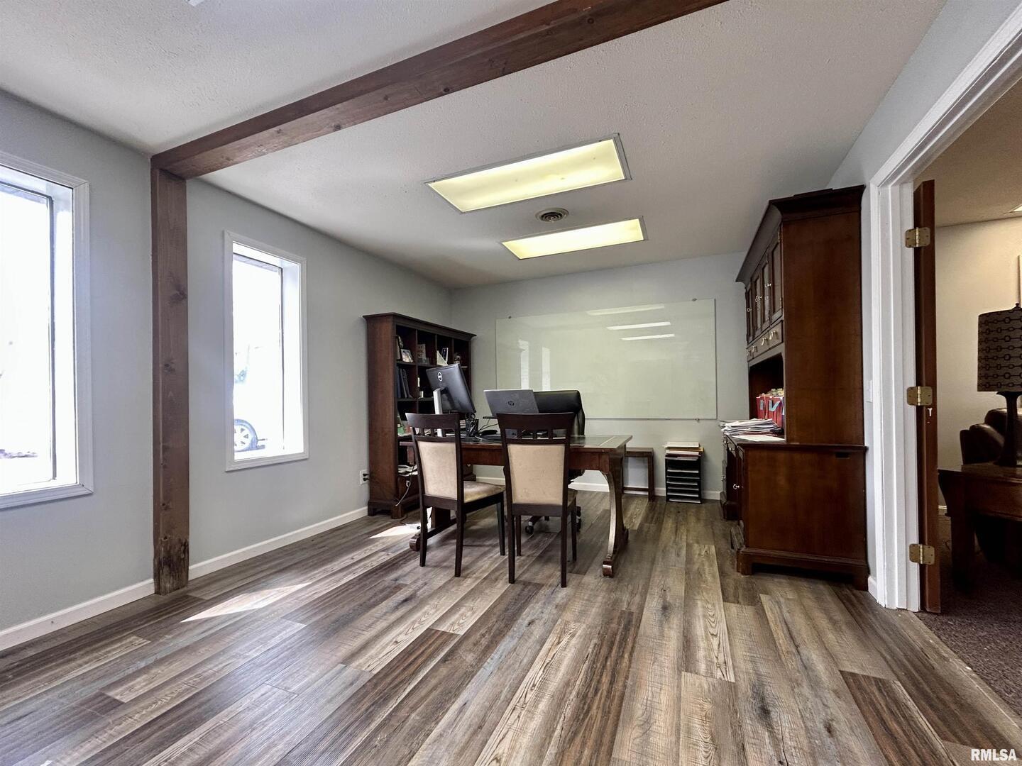309 E Jackson Street Property Photo 12