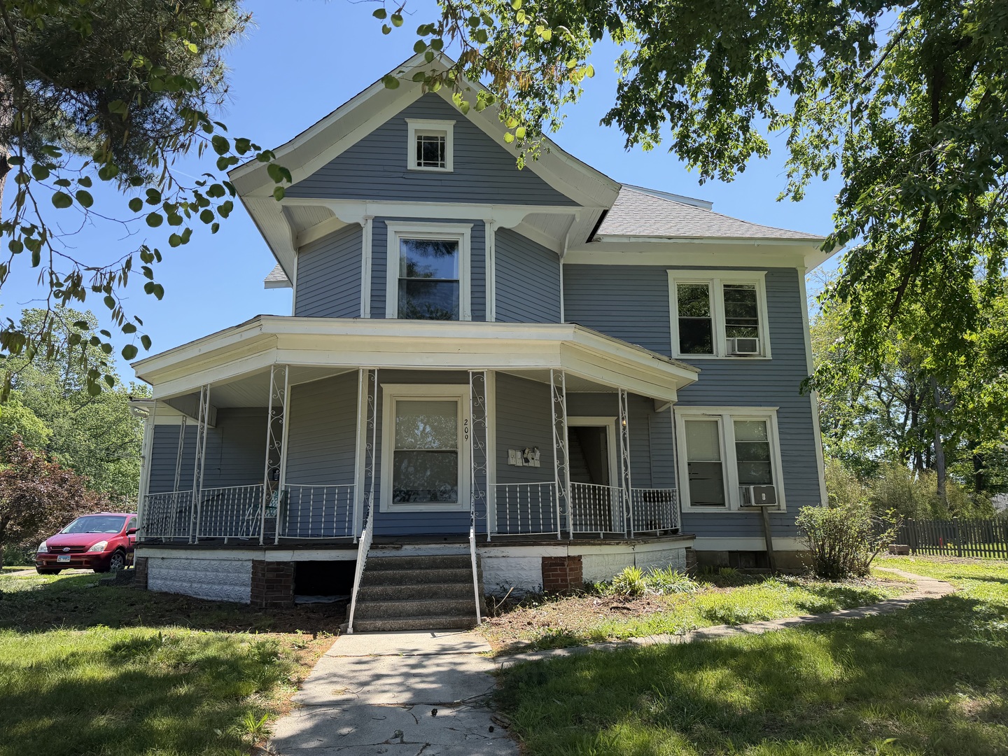 209 N Springer Street Property Photo 2