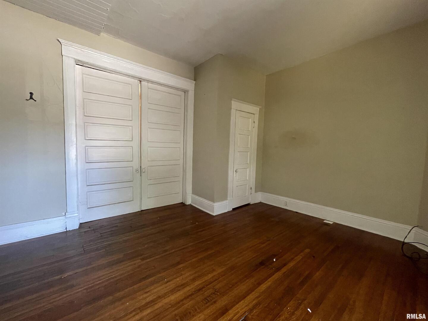 209 N Springer Street Property Photo 6