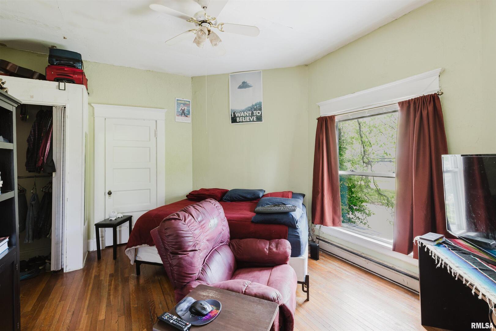 209 N Springer Street Property Photo 22