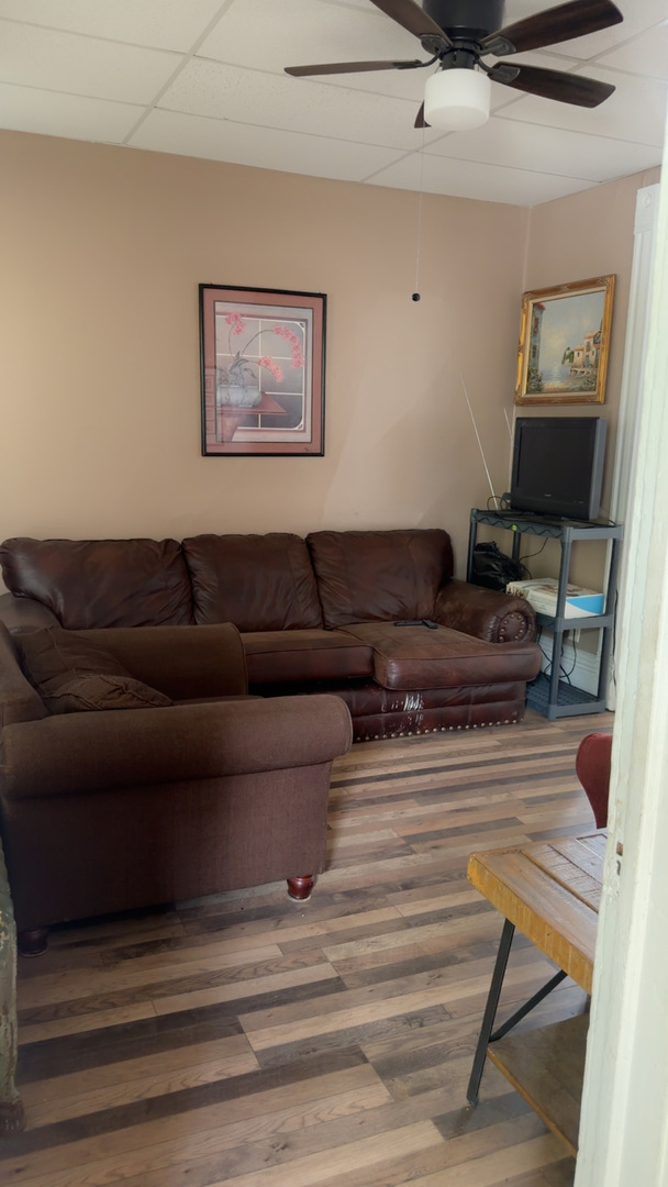 629 E 88th Place Property Photo 2