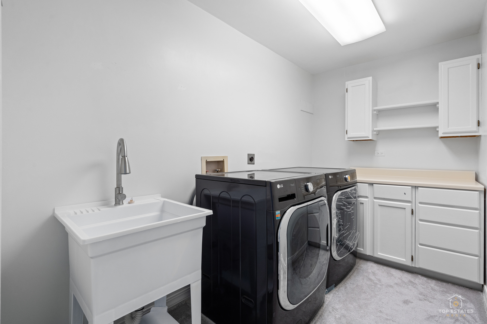 887 N Dovington Court Property Photo 25