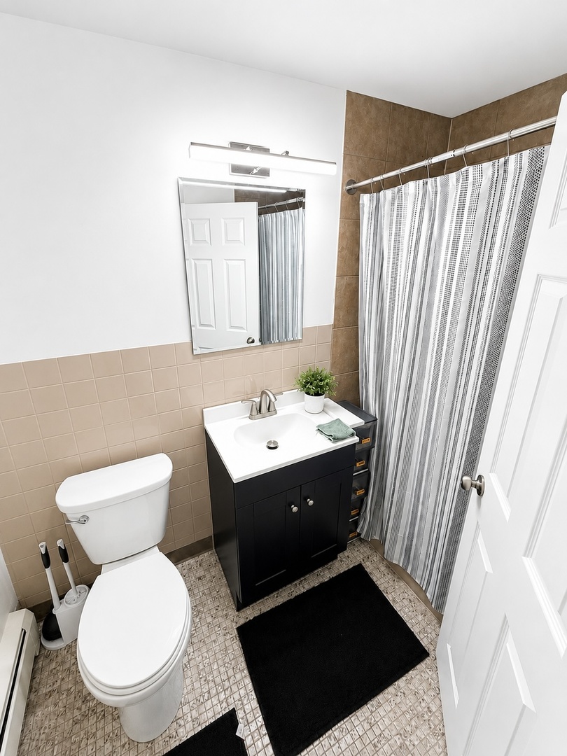 4728 N Olcott Avenue Property Photo 6