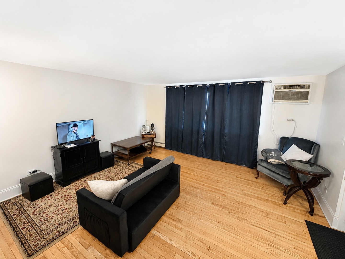 4728 N Olcott Avenue Property Photo 8