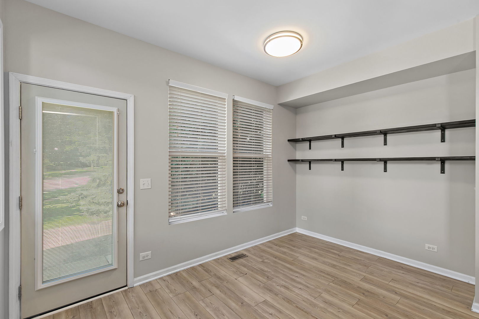 12714504 Property Photo 8
