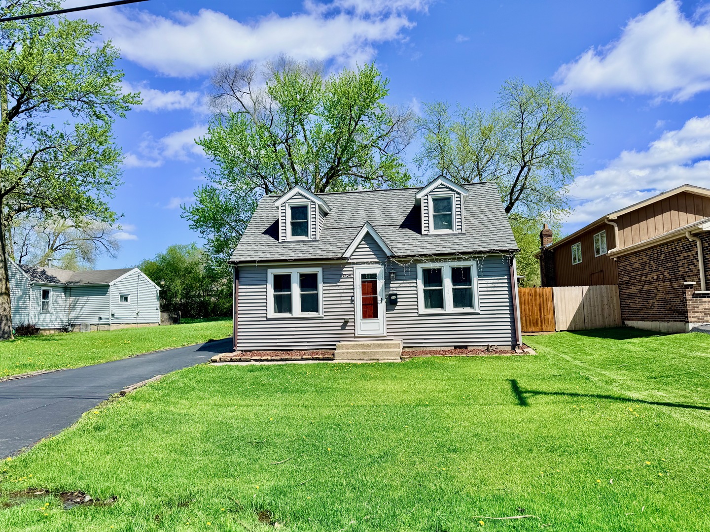 11709 S Hamlin Avenue Property Photo 4