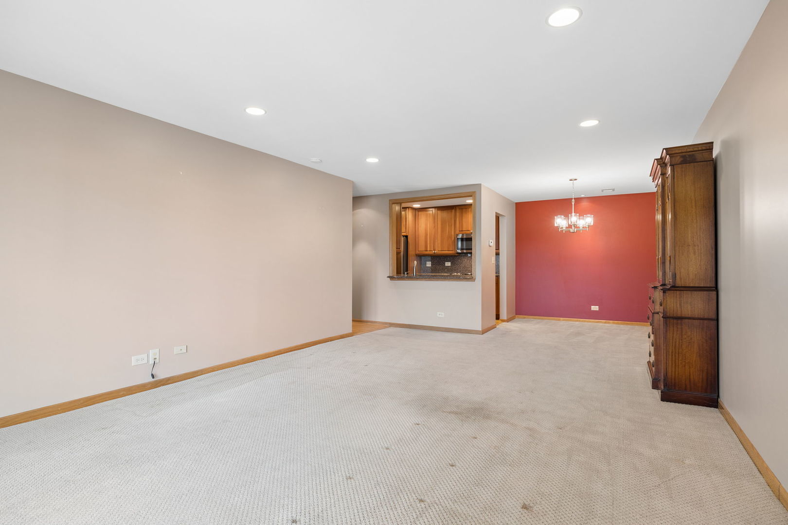 907 Curtiss Street 304 Property Photo 6
