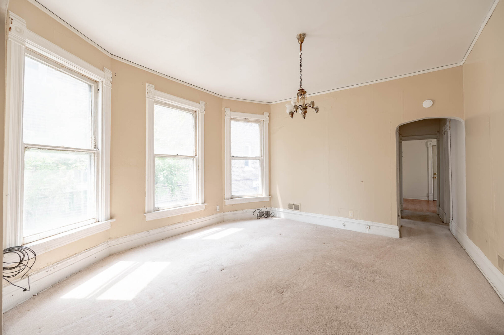 7110 S Ellis Avenue Property Photo 4