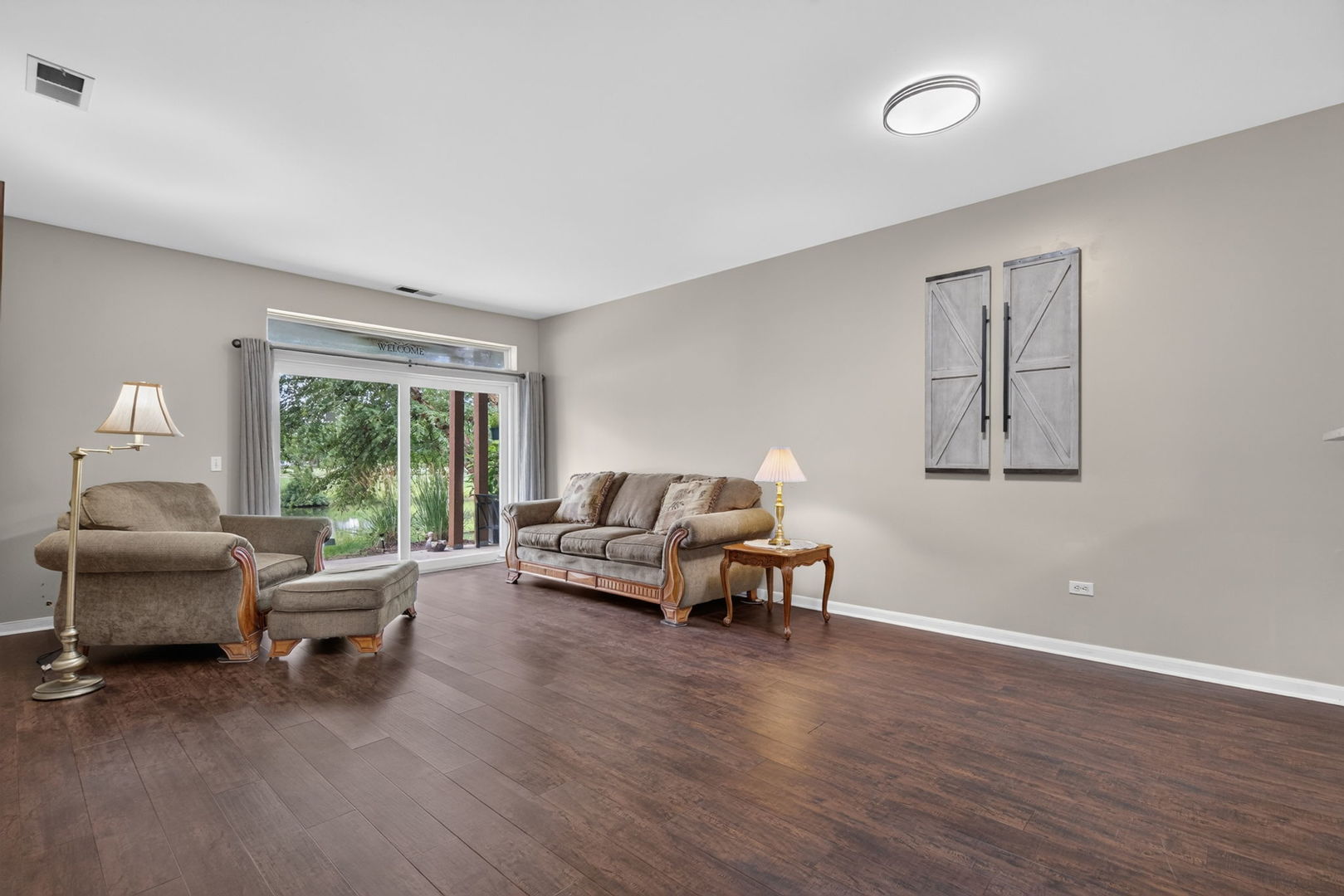 24011 Pear Tree Circle Property Photo 3