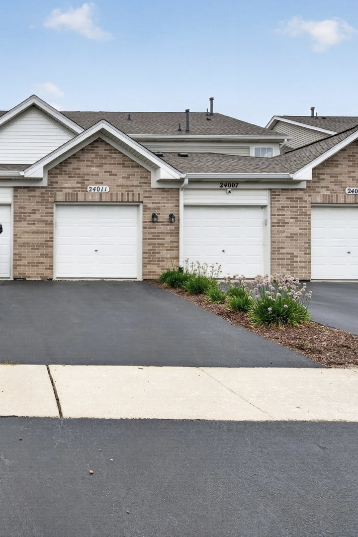 24011 Pear Tree Circle Property Photo 24