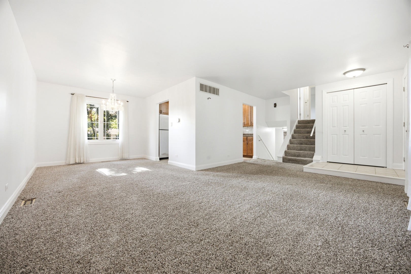 8016 Geneva Street Property Photo 2