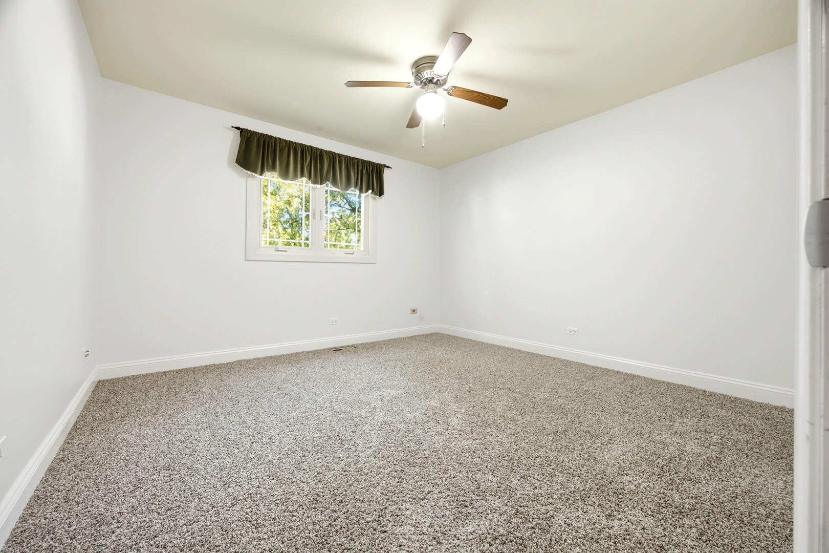 8016 Geneva Street Property Photo 15