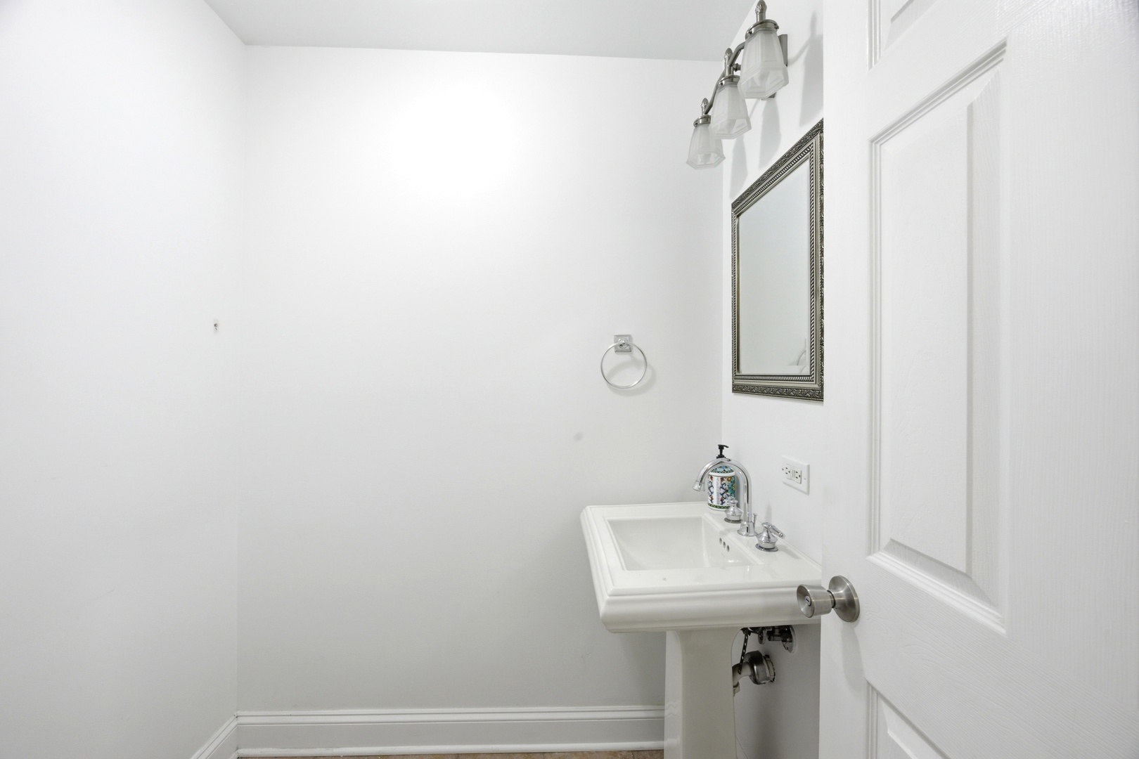 8016 Geneva Street Property Photo 20