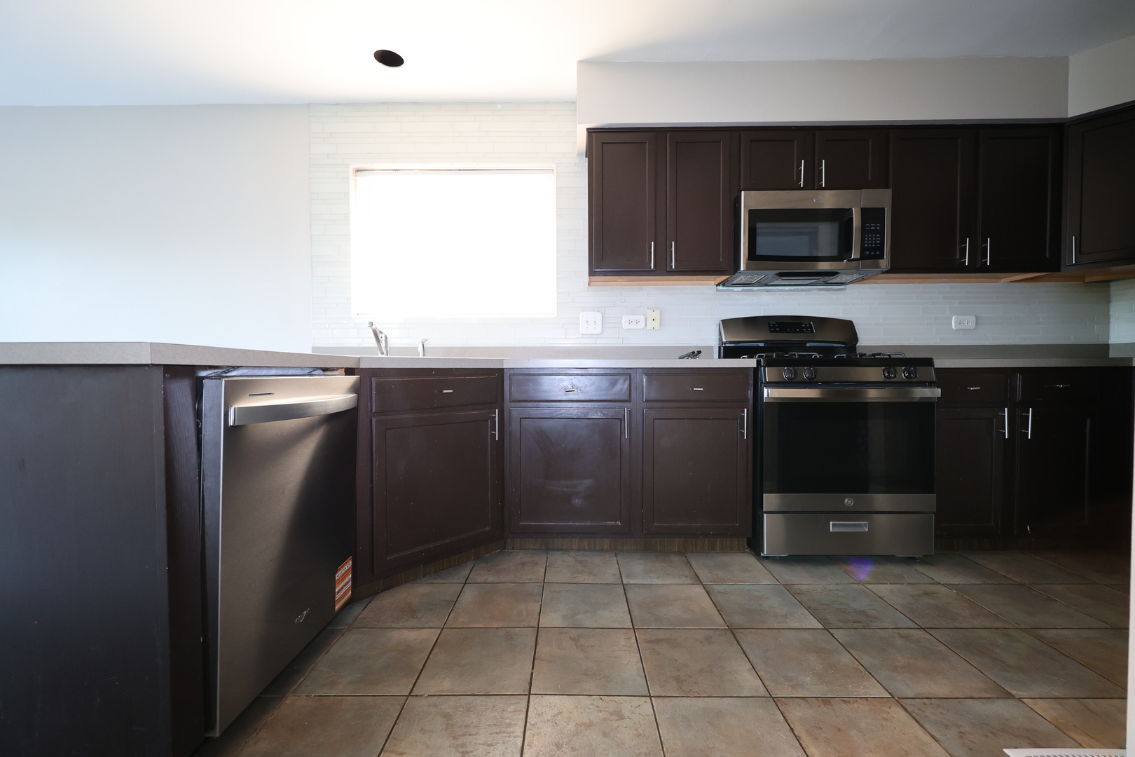 1011 Greenleaf Drive Property Photo 20