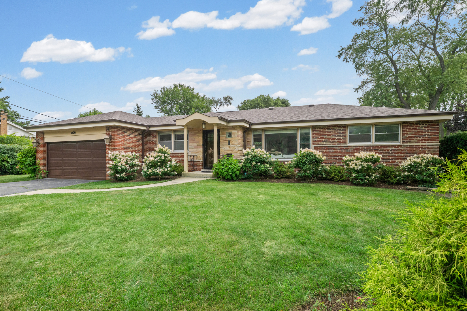 1120 Manor Drive Property Photo 1