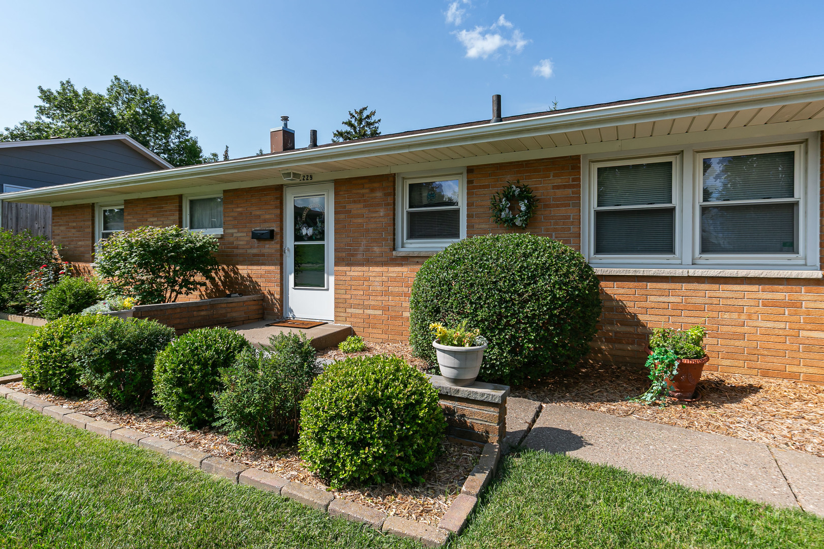 2229 W Hayes Street Property Photo 3