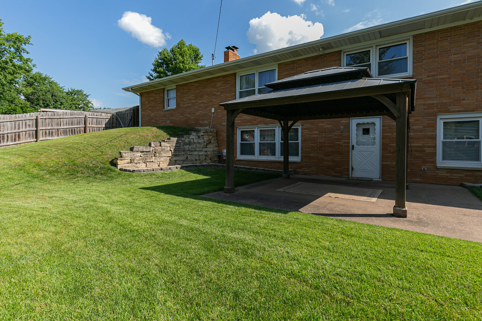 2229 W Hayes Street Property Photo 5