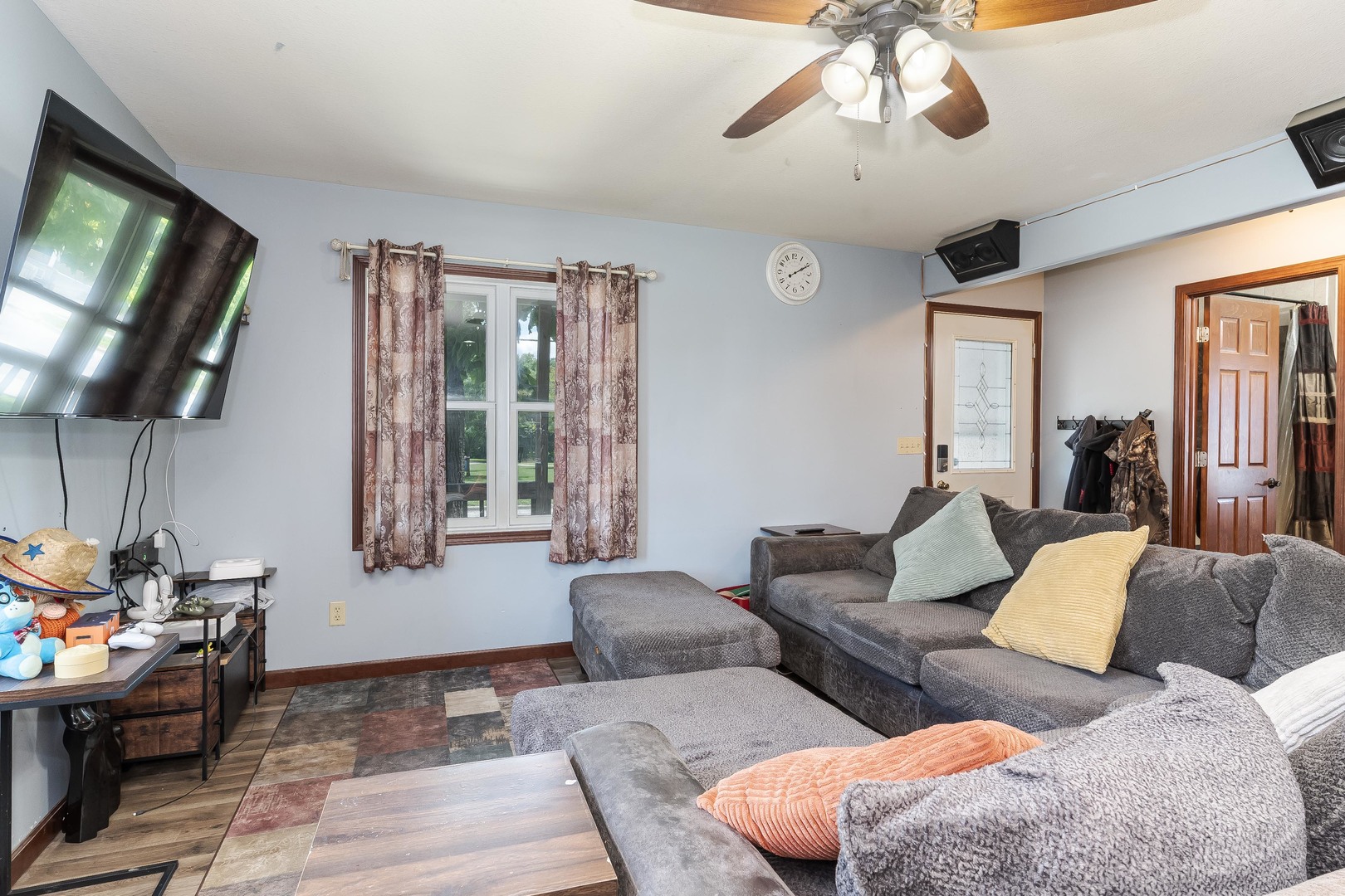 521 W Water Street Property Photo 6