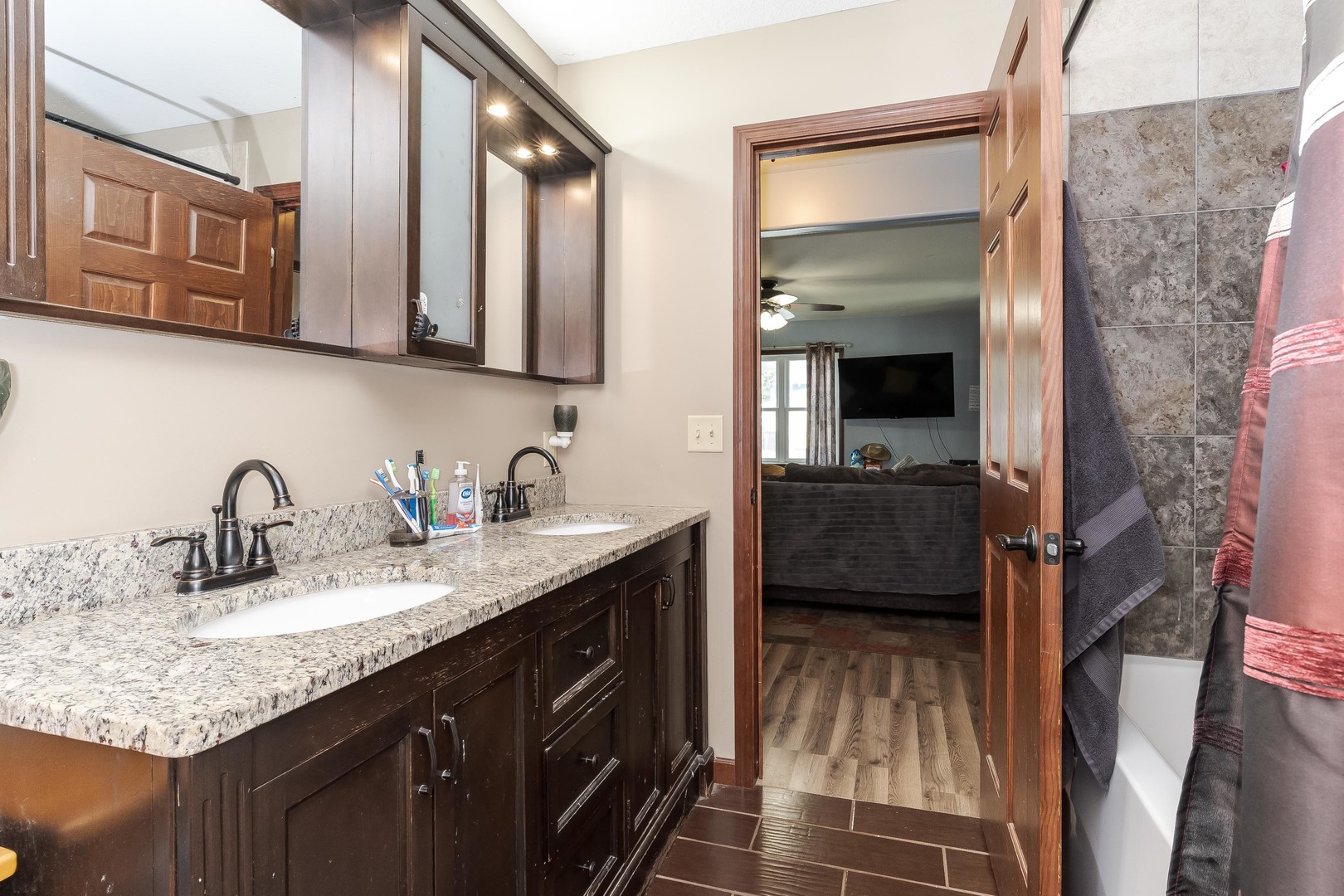 521 W Water Street Property Photo 15
