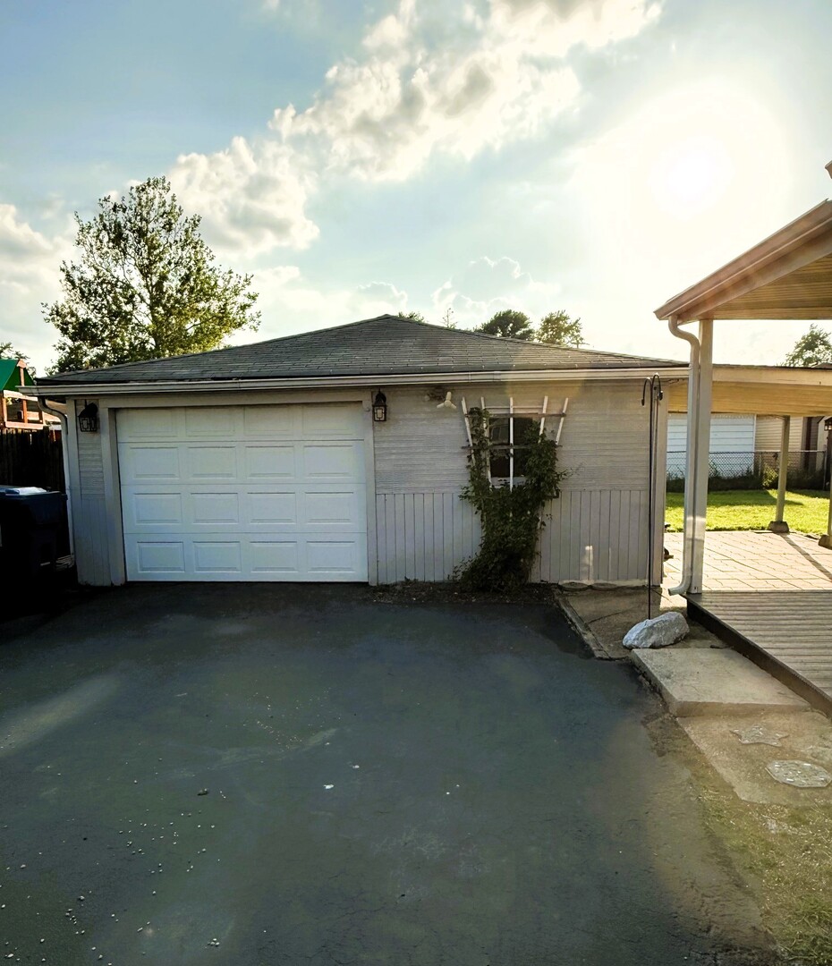 7630 Odell Avenue Property Photo 16