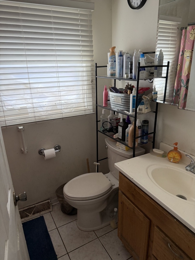 6576 N Northwest Highway Property Photo 8