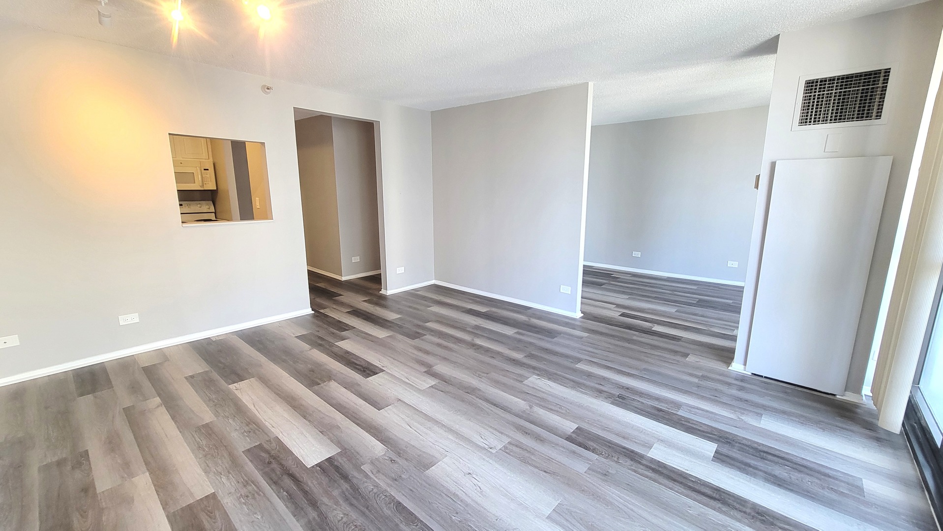 10 E Ontario Street 2406 Property Photo 6