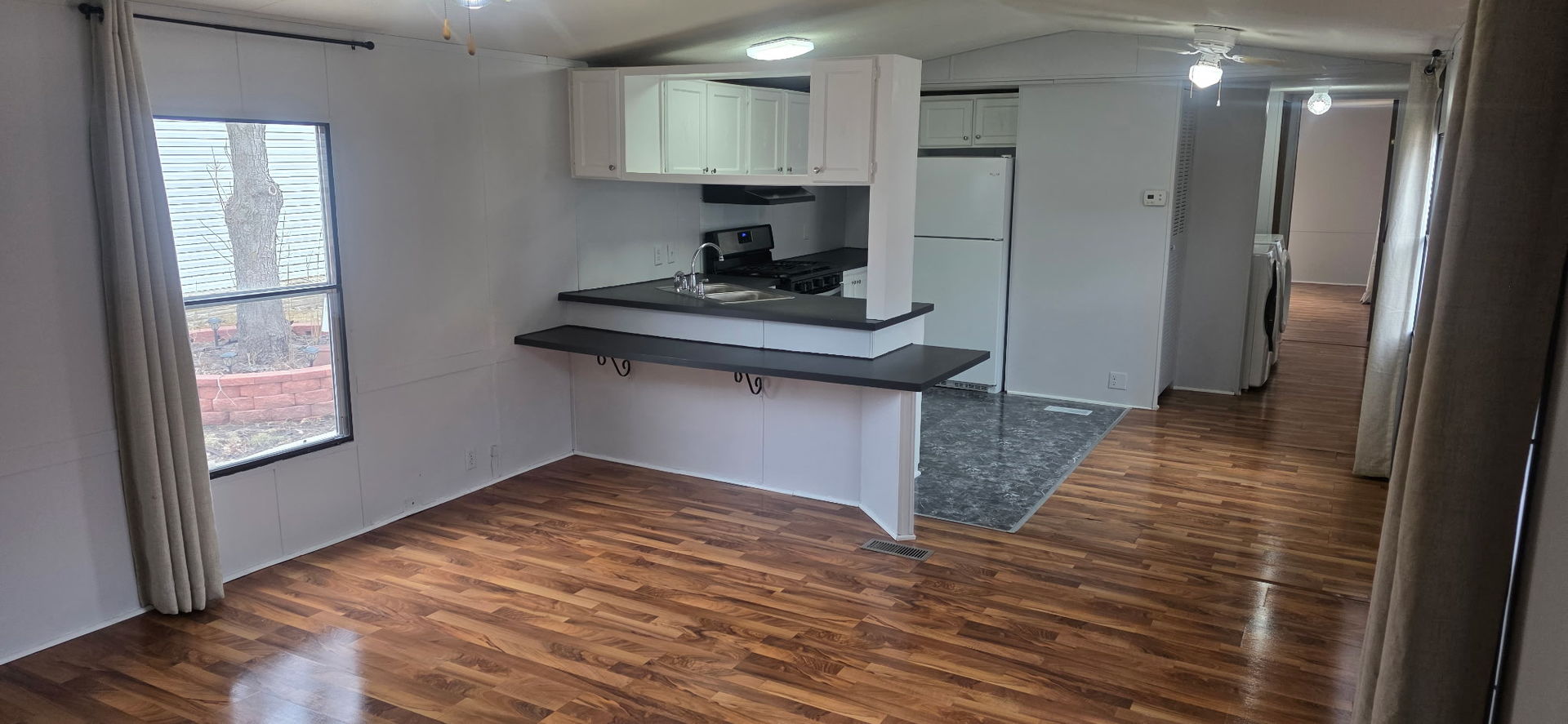 541 Park Avenue Property Photo 4