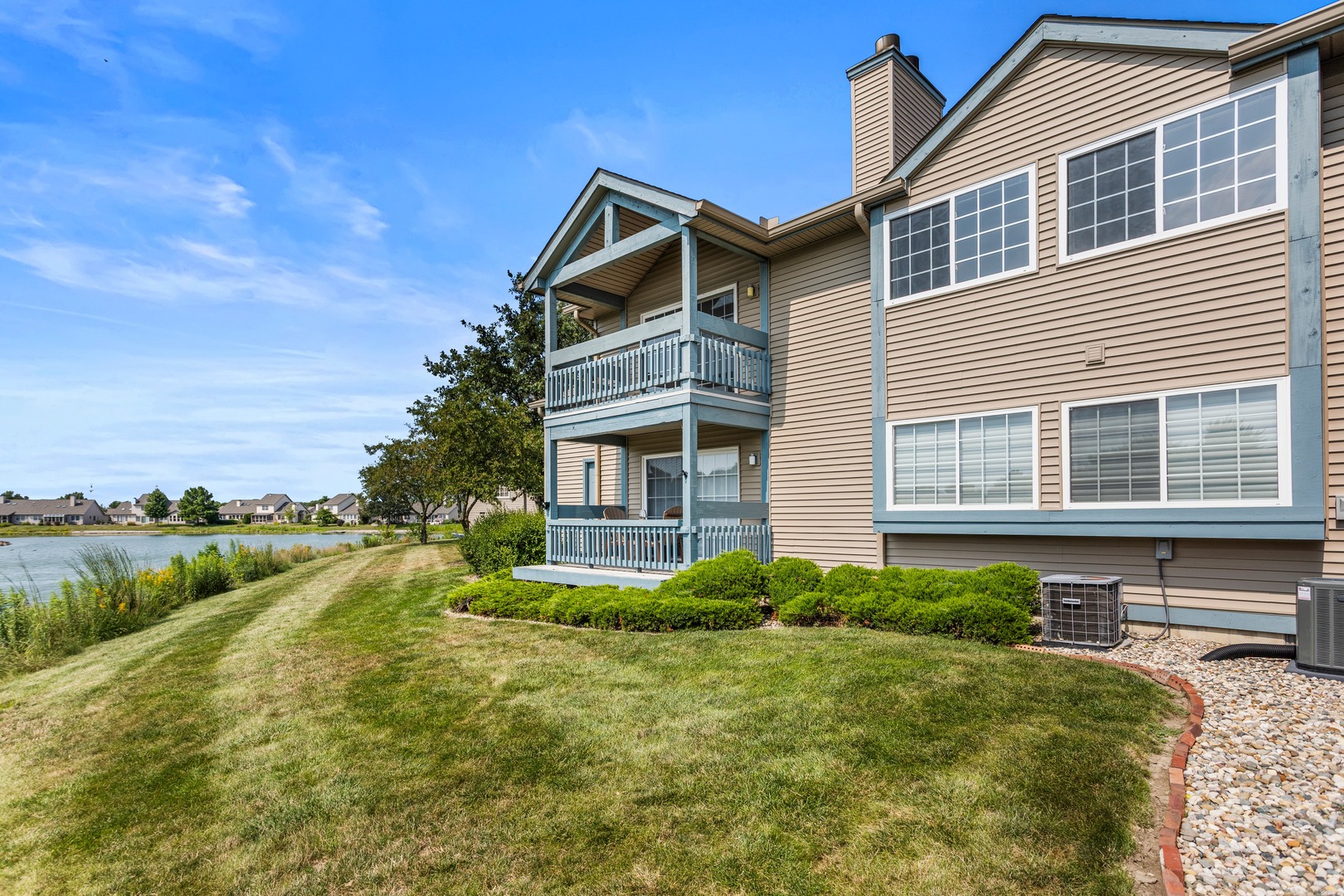 2406 Windward Boulevard 205 Property Photo 5