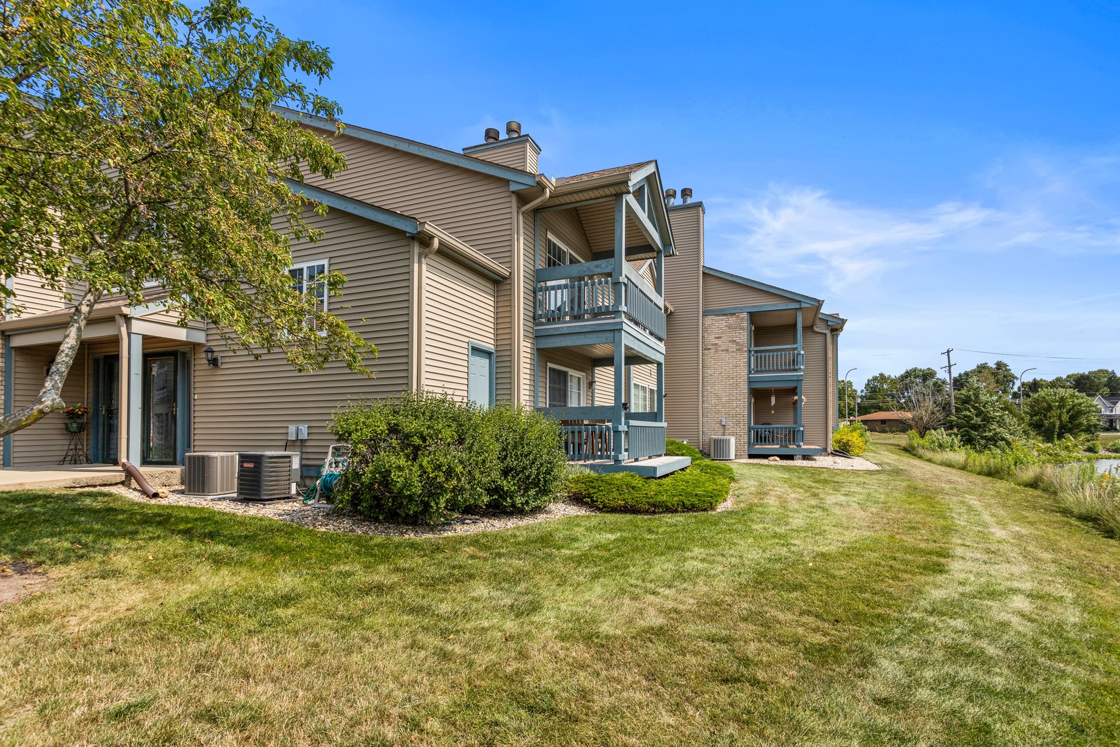 2406 Windward Boulevard 205 Property Photo 6