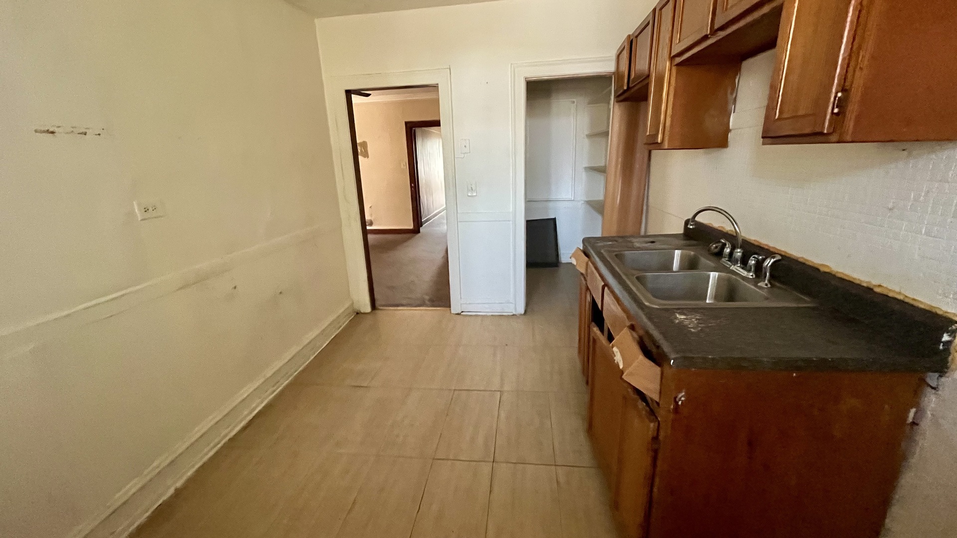 5316 W North Avenue Property Photo 9