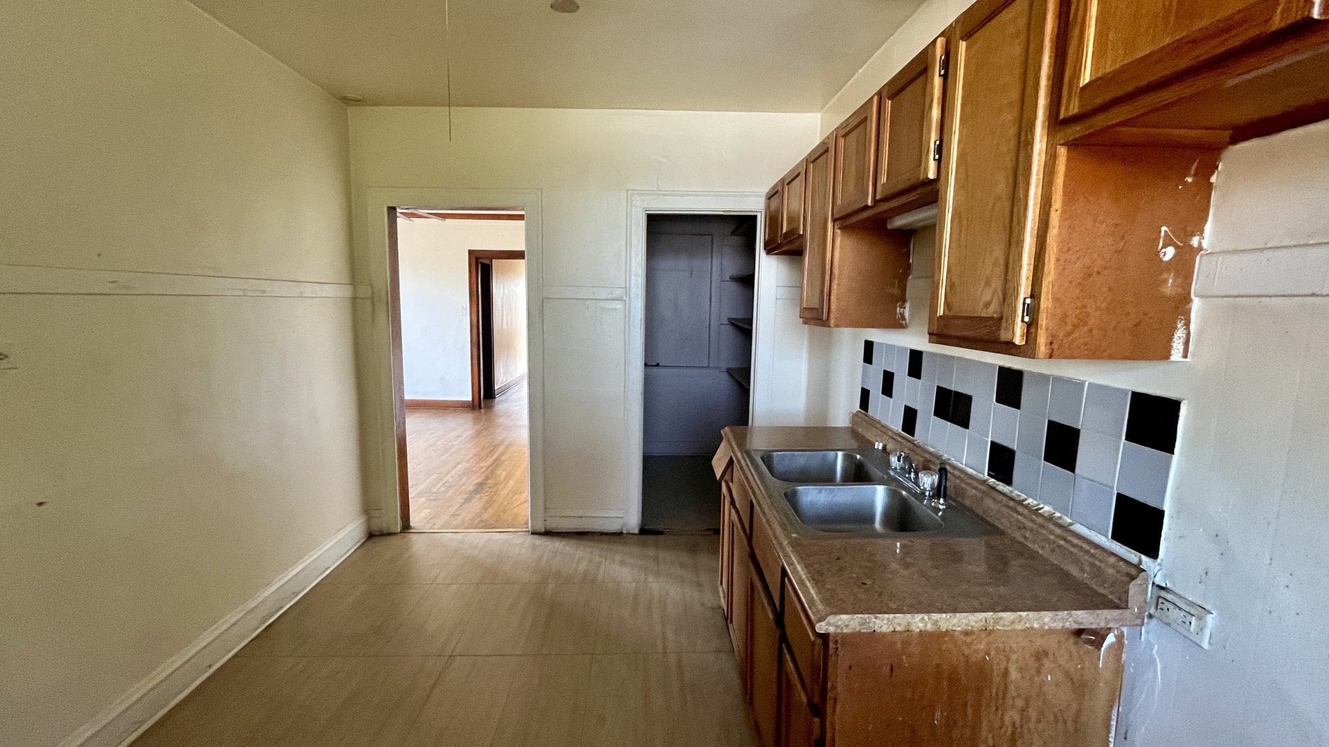 5316 W North Avenue Property Photo 18