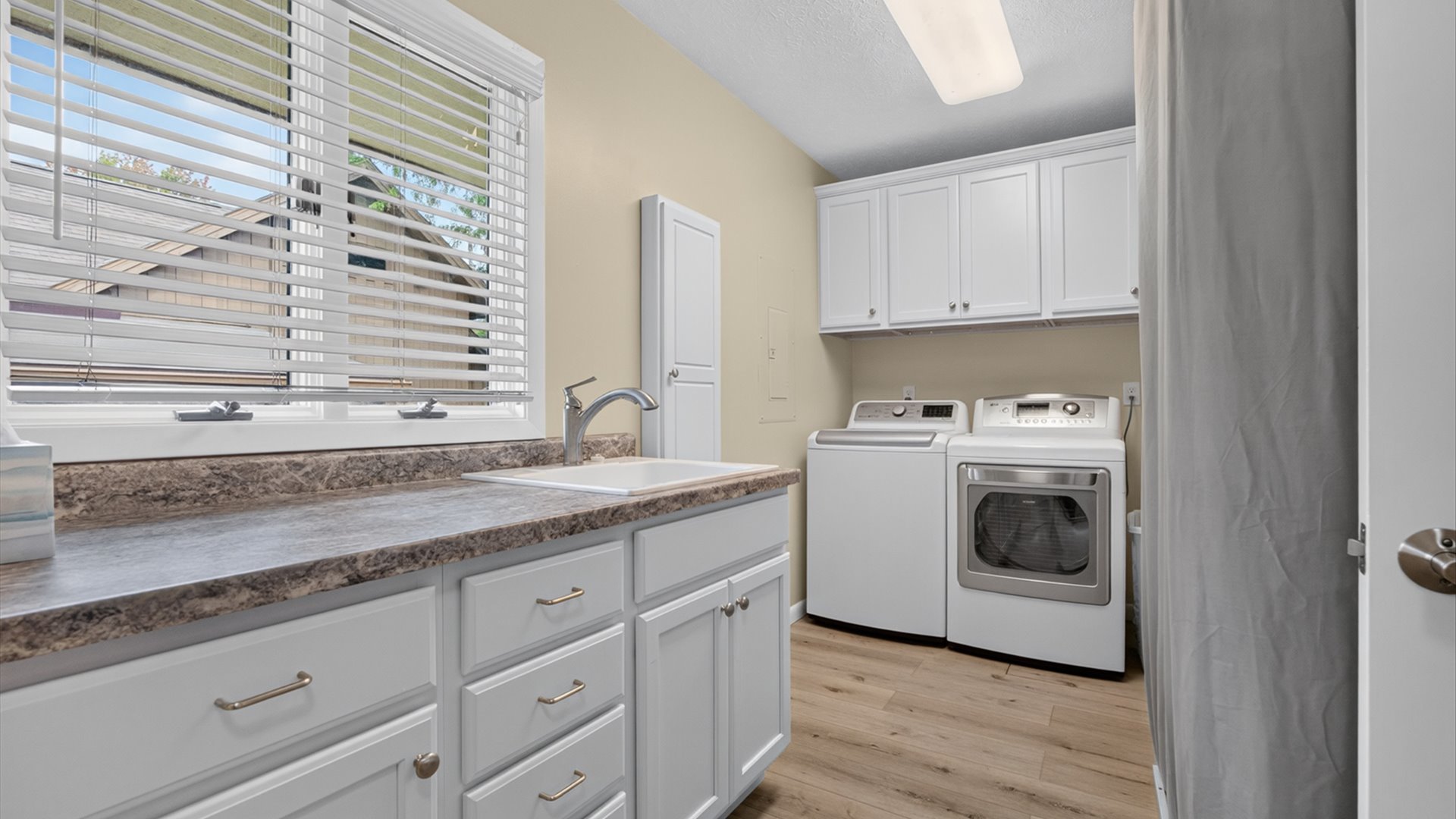 224 Fleetwood Drive Property Photo 25