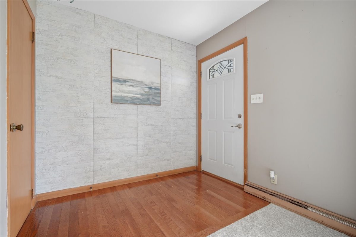 310 W 5th Street Property Photo 6