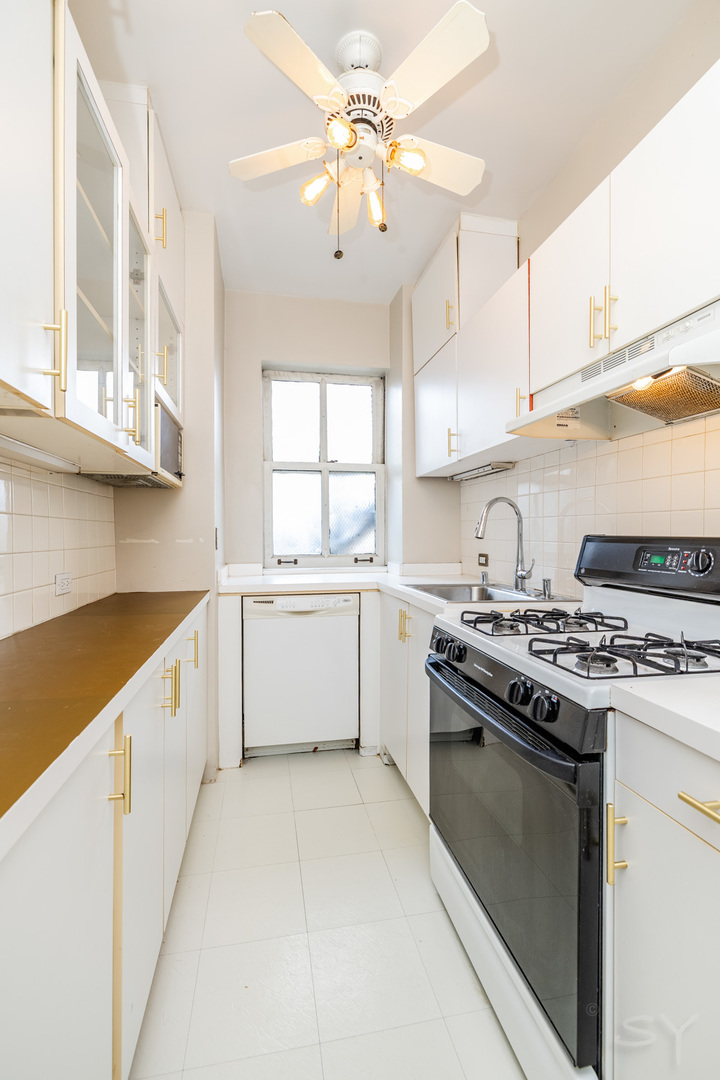 3520 N Lake Shore Drive 3k Property Photo 10
