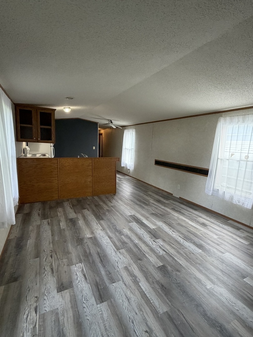 16 W Wasson Road 19 Property Photo 4