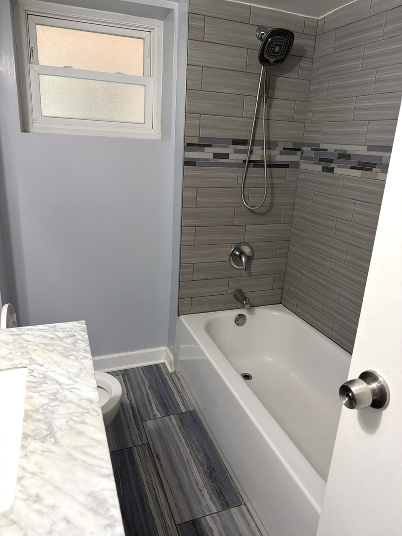7732 W Addison Street G Property Photo 9