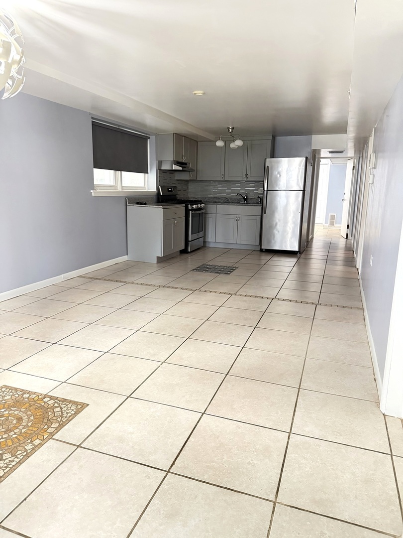 7732 W Addison Street G Property Photo 14