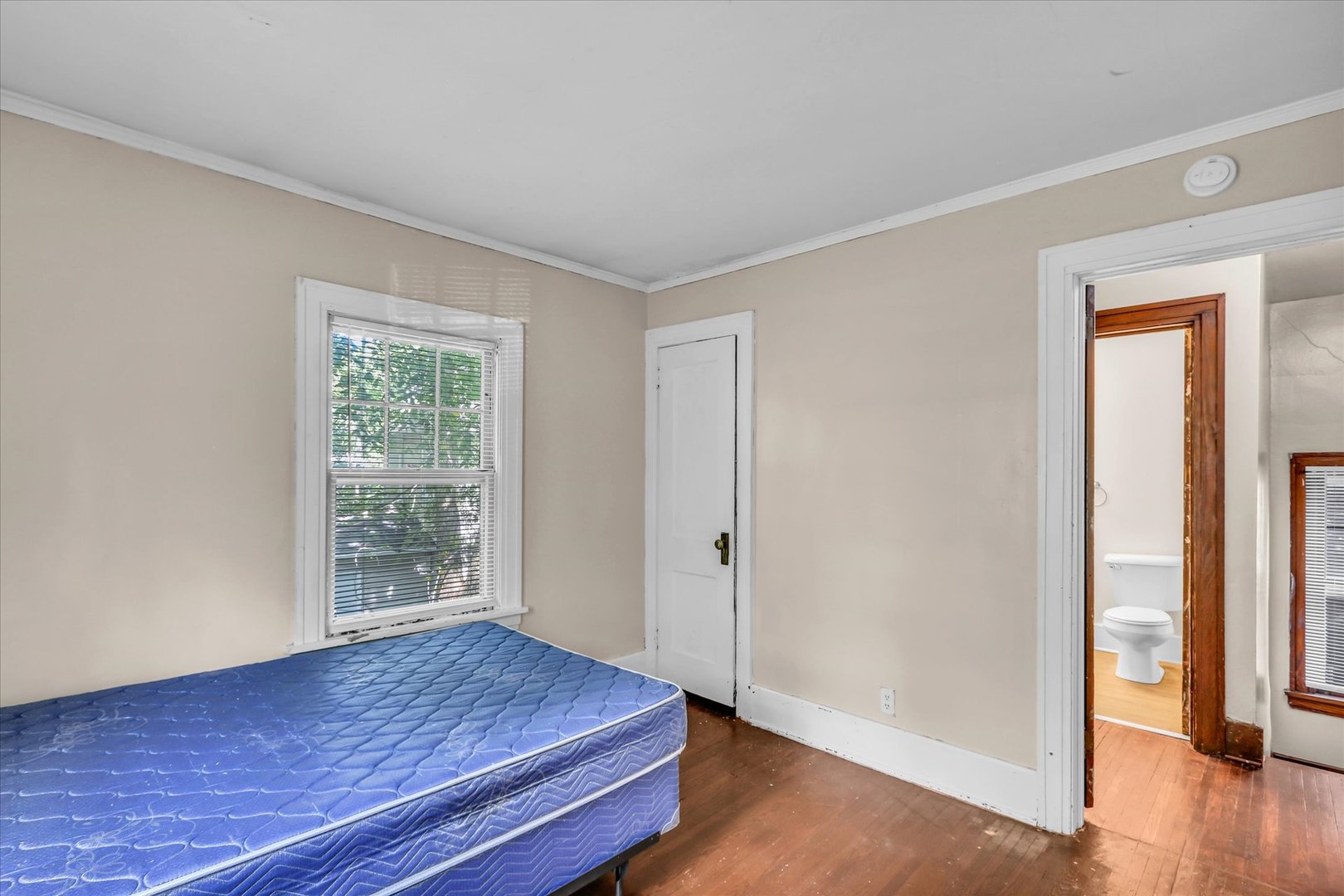 702 W Oregon Street Property Photo 17