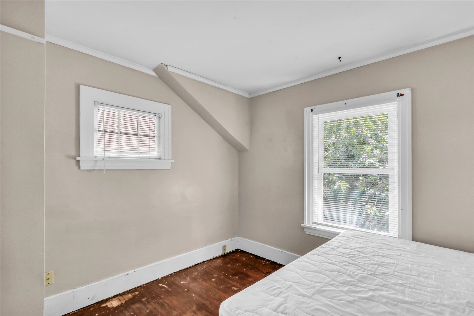 702 W Oregon Street Property Photo 19