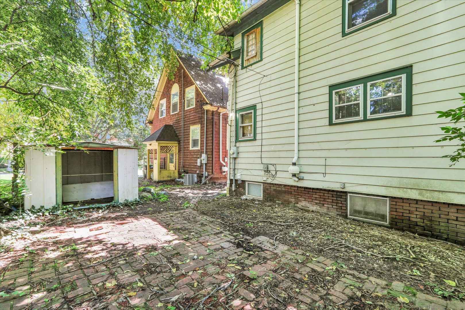 702 W Oregon Street Property Photo 29