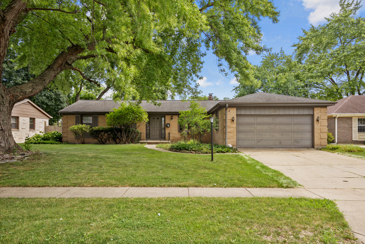 1441 Maple Lane Property Photo 1