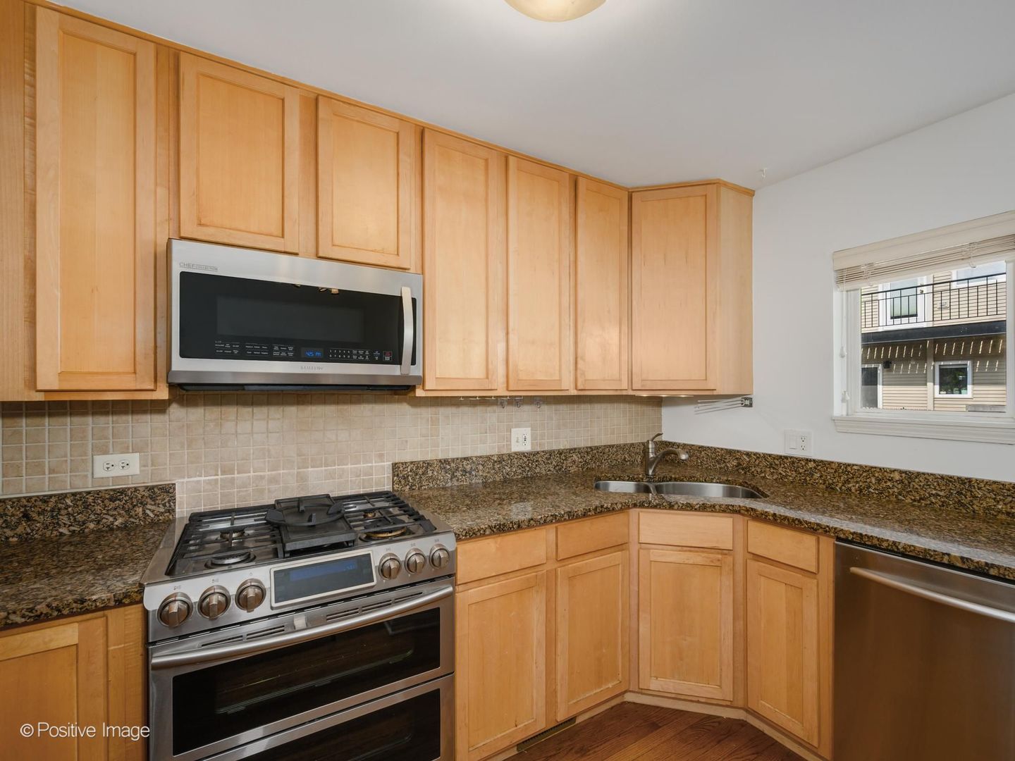3643 W Cornelia Avenue B Property Photo 9