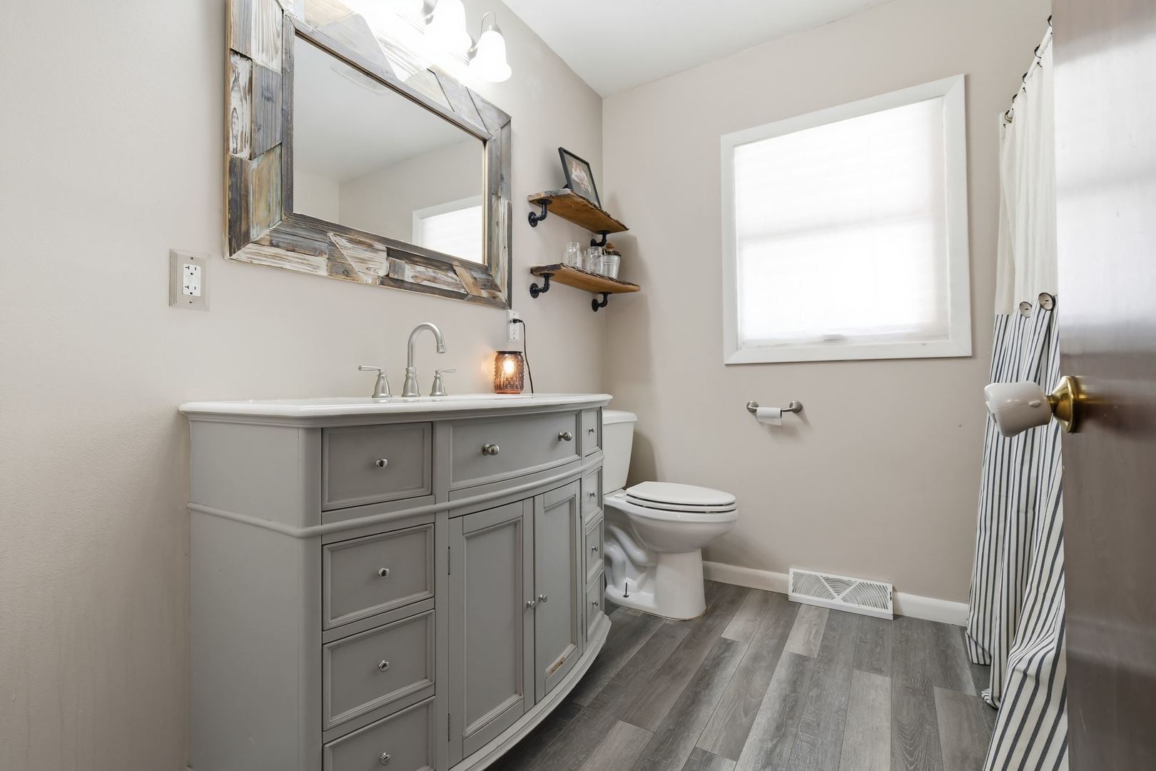 204 E Koopman Drive Property Photo 15