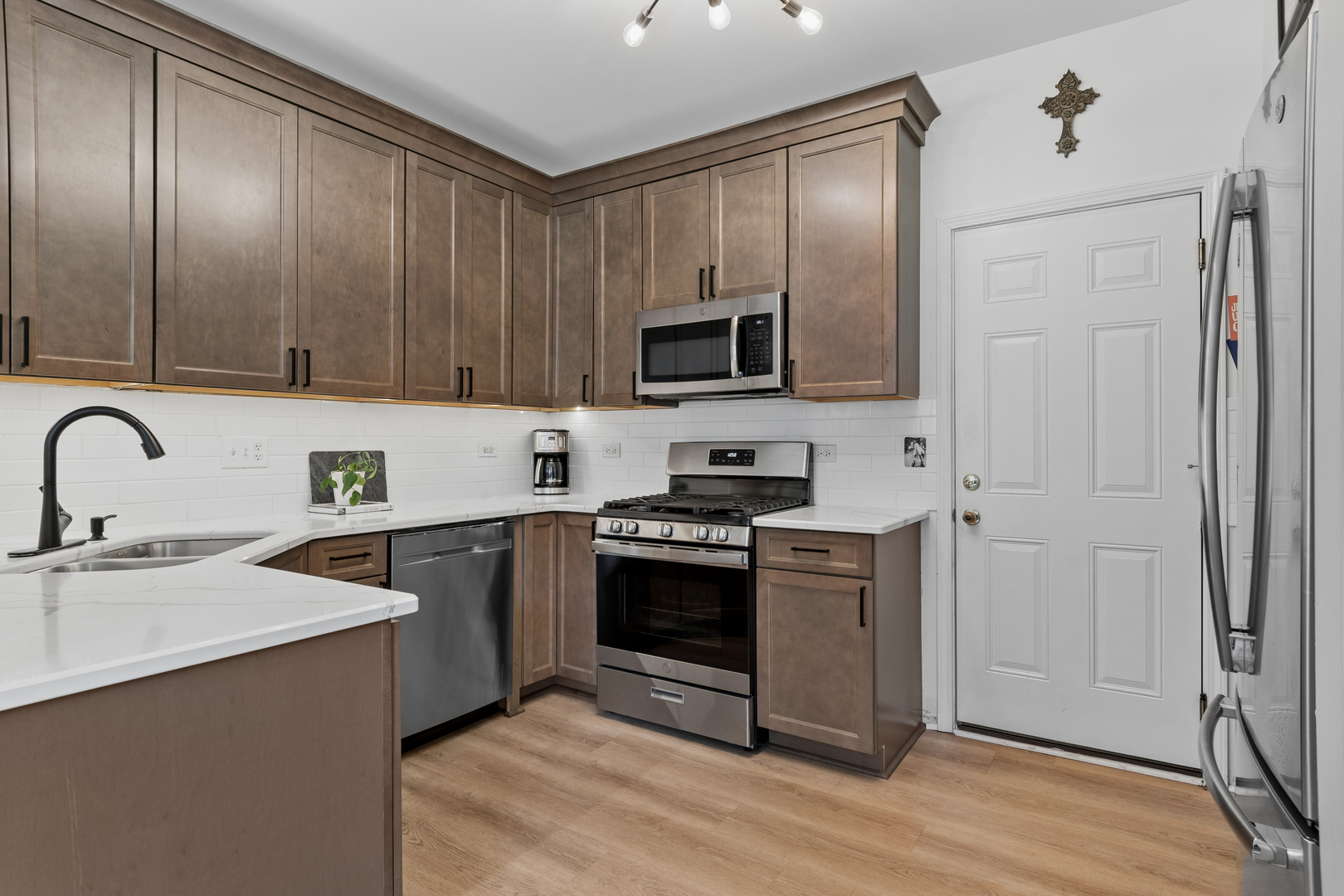 2148 Sunrise Circle Property Photo 9