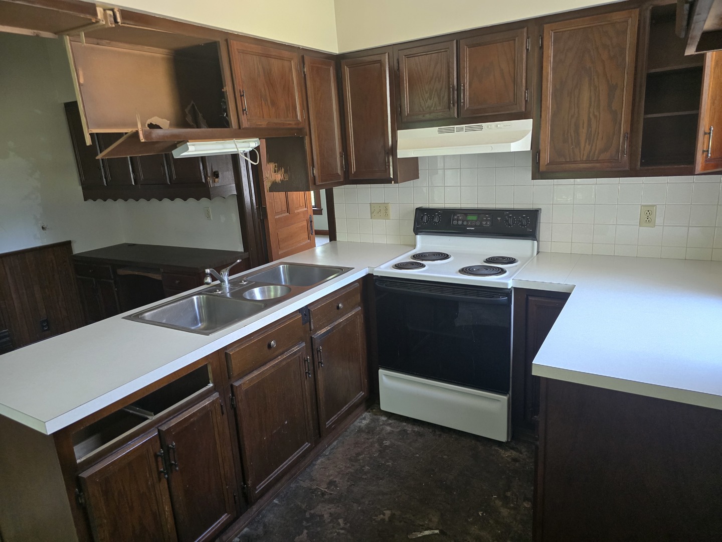 24560 Valley Drive Property Photo 3