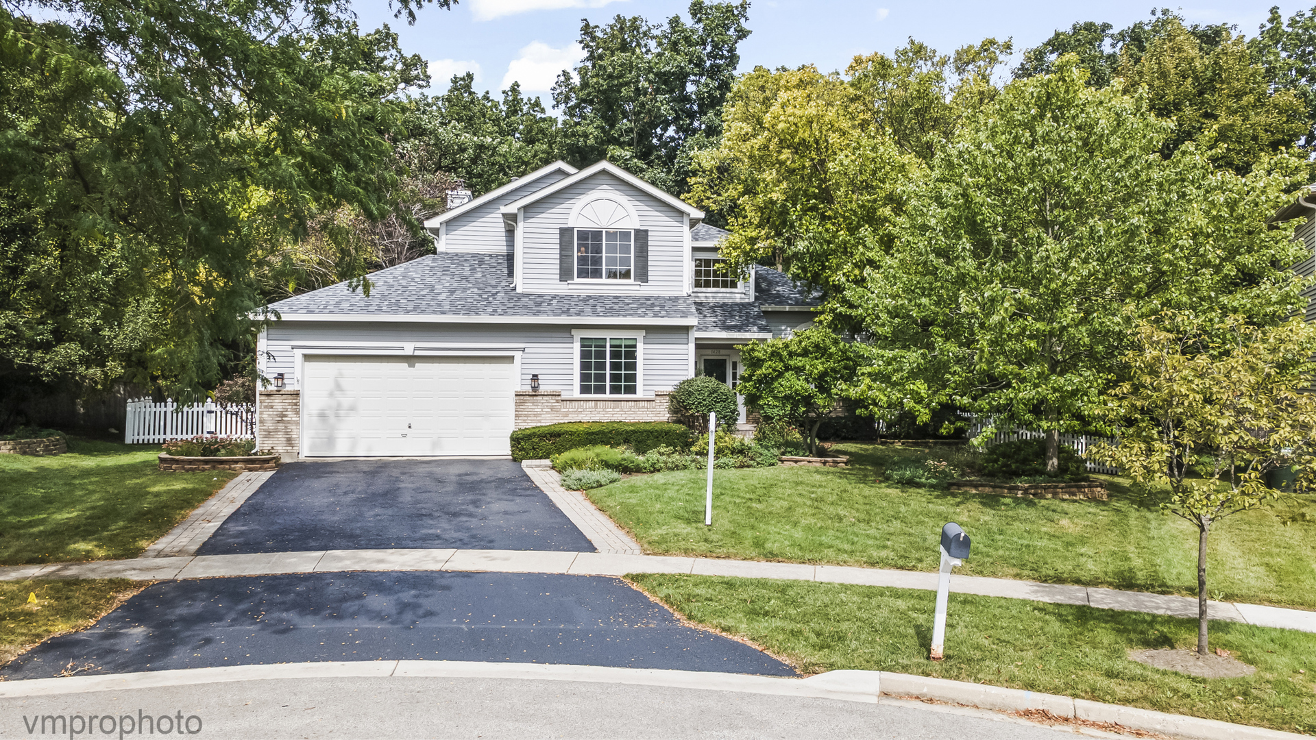 1428 Somerset Court Property Photo 3