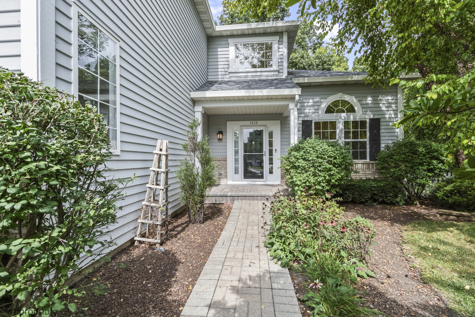 1428 Somerset Court Property Photo 4