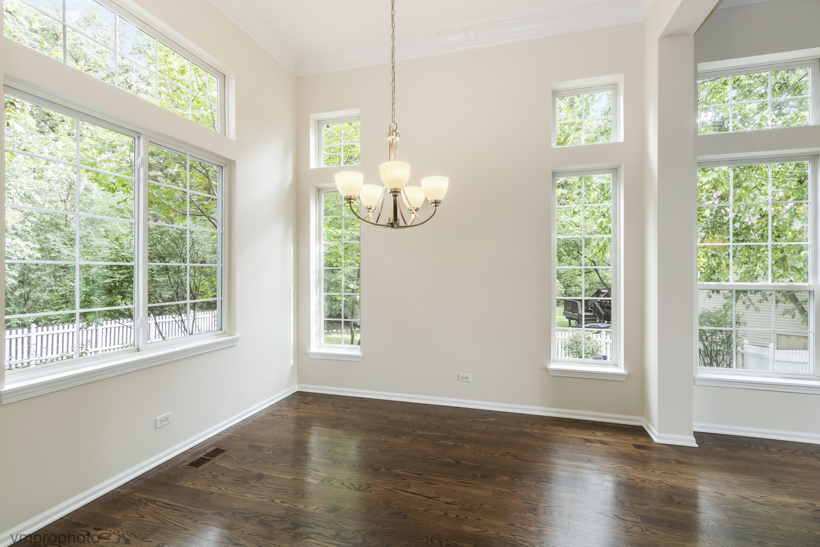 1428 Somerset Court Property Photo 12