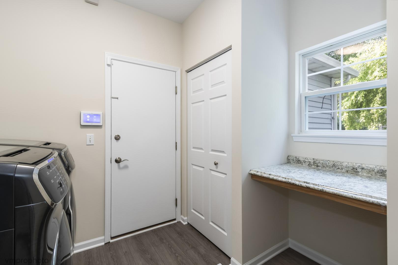 1428 Somerset Court Property Photo 27