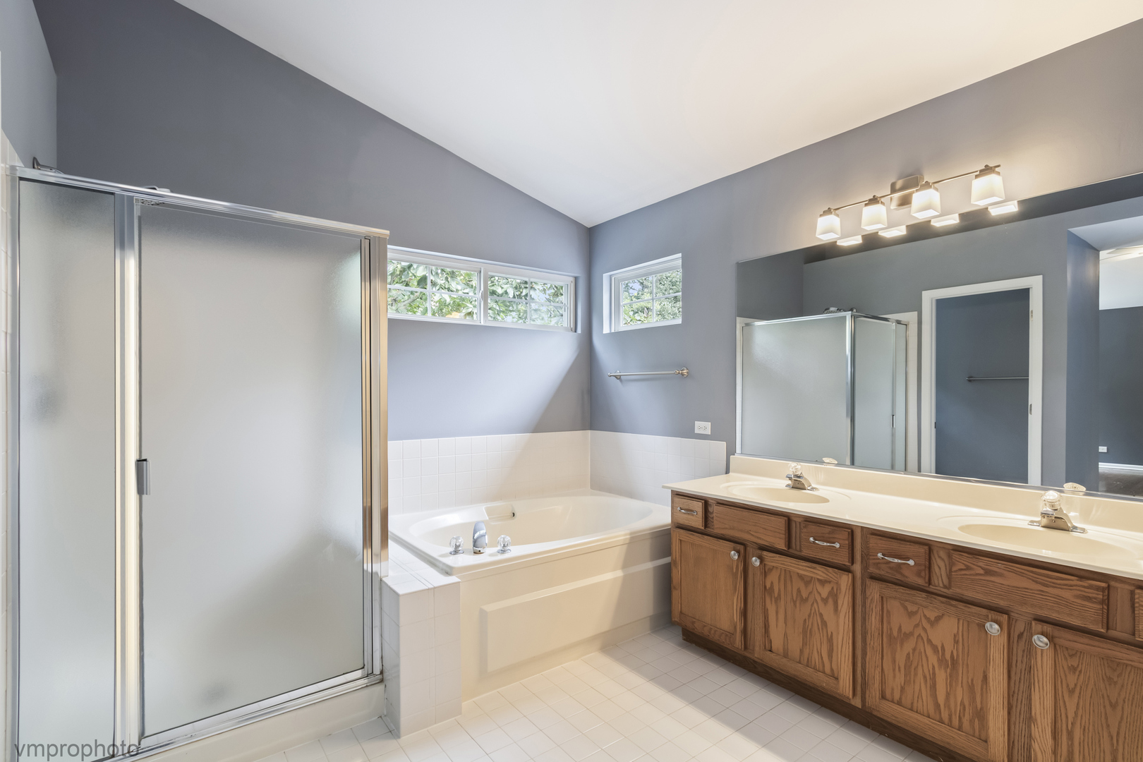 1428 Somerset Court Property Photo 32